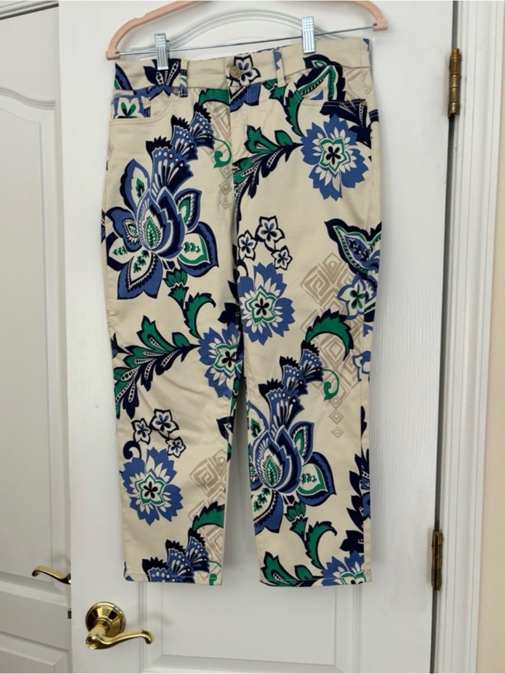 Chico's Floral So Lifting Crop Pants, Size .5P